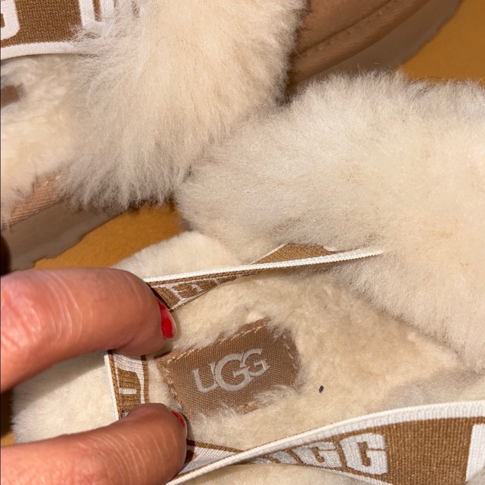 UGG Tan Suede Slippers with Cream Fur - Picture 4 of 4